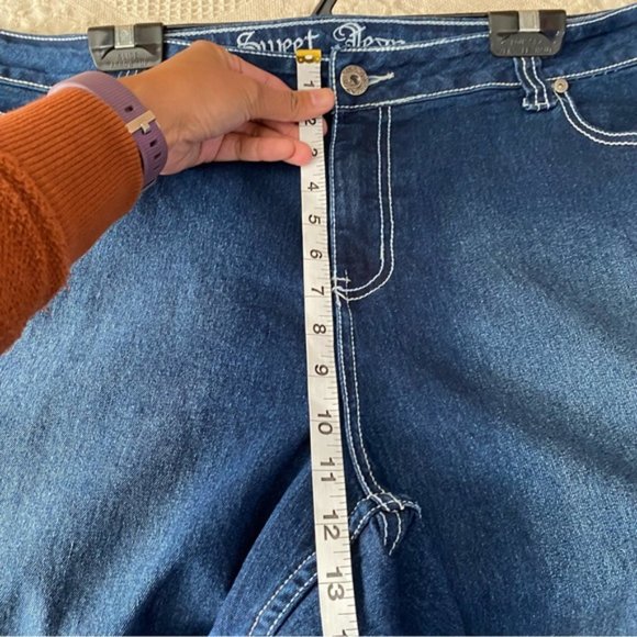 SWEET JEANS Blue Medium Dark Wash Capri Jeans Size 20 - Picture 4 of 10